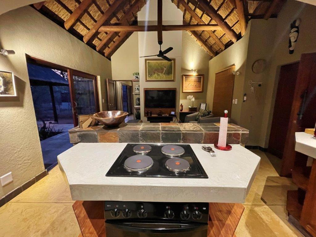 10 Raptors Lodge Hoedspruit Extérieur photo